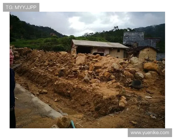 姆伯莫：能踢多个位置但无最爱